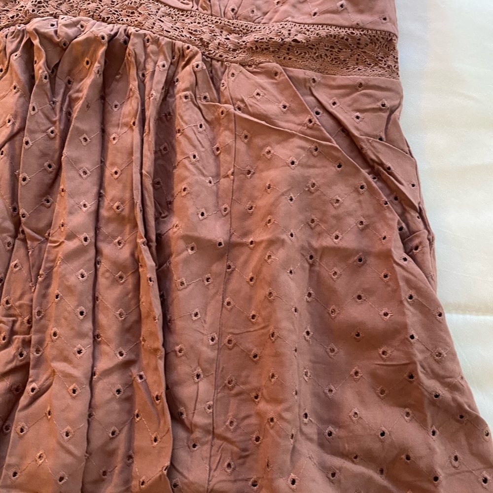 NWT Torrid Mixed Eyelet Sisterhood Baby doll Size 1 Rose Taupe - Picture 10 of 11